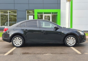 Подержанный автомобиль Chevrolet Cruze Sedan 2012 года (4 фото)