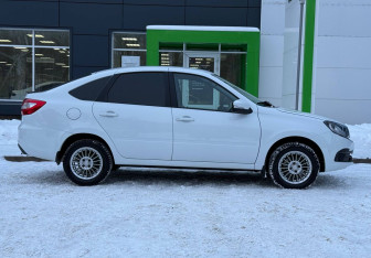 Подержанный автомобиль LADA (ВАЗ) Granta Liftback 2023 года (4 фото)