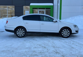 Подержанный автомобиль Volkswagen Passat Sedan 2008 года (4 фото)