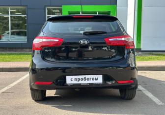 Подержанный автомобиль Kia Rio Hatchback 2015 года (6 фото)