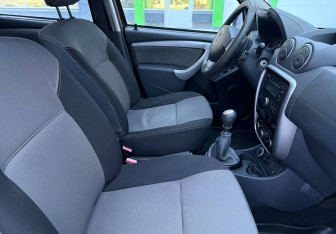 Подержанный автомобиль Renault Duster 2013 года (10 фото)