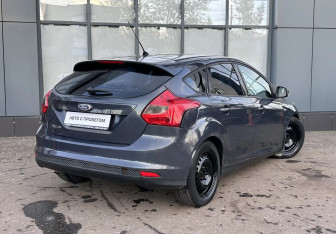 Подержанный автомобиль Ford Focus Hatchback 2011 года (4 фото)
