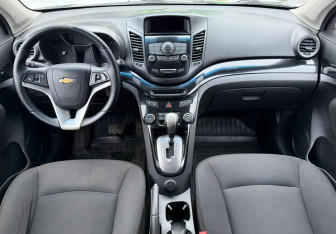 Подержанный автомобиль Chevrolet Orlando 2014 года (9 фото)