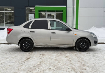 Подержанный автомобиль LADA (ВАЗ) Granta Sedan 2014 года (4 фото)