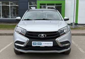 Подержанный автомобиль LADA (ВАЗ) XRAY 2017 года (2 фото)