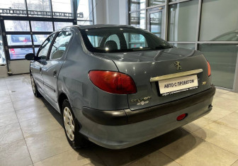Подержанный автомобиль Peugeot 206 Sedan 2008 года (6 фото)
