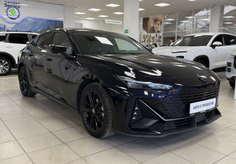 Подержанный автомобиль Changan UNI-V 2024 года (3 фото)