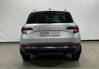 Подержанный автомобиль Skoda Karoq 2021 года (6 фото)