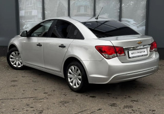 Подержанный автомобиль Chevrolet Cruze Sedan 2014 года (8 фото)
