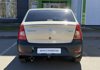 Подержанный автомобиль Renault Logan Sedan 2014 года (6 фото)