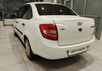 Подержанный автомобиль LADA (ВАЗ) Granta Sedan 2017 года (10 фото)