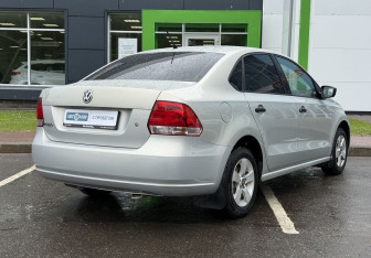 Подержанный автомобиль Volkswagen Polo Sedan 2013 года (5 фото)