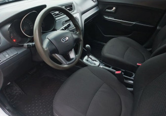 Подержанный автомобиль Kia Rio Sedan 2013 года (9 фото)