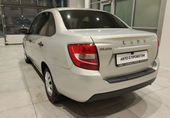 Подержанный автомобиль LADA (ВАЗ) Granta Sedan 2018 года (8 фото)