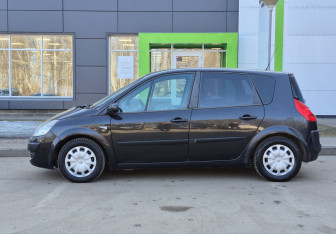 Подержанный автомобиль Renault Scenic 2008 года (8 фото)