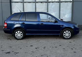 Подержанный автомобиль Skoda Fabia Wagon 2007 года (4 фото)