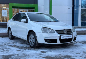 Подержанный автомобиль Volkswagen Jetta Sedan 2009 года (3 фото)