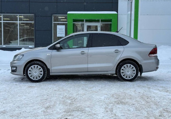 Подержанный автомобиль Volkswagen Polo Sedan 2019 года (8 фото)