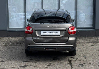 Подержанный автомобиль LADA (ВАЗ) Granta Liftback 2019 года (8 фото)