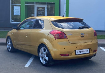 Подержанный автомобиль Kia Ceed Hatchback 2009 года (7 фото)