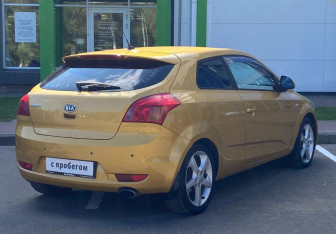 Подержанный автомобиль Kia Ceed Hatchback 2009 года (5 фото)