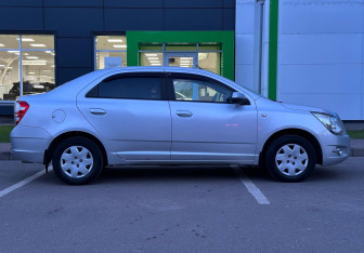 Подержанный автомобиль Chevrolet Cobalt Sedan 2013 года (4 фото)