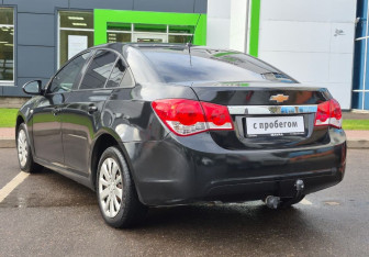 Подержанный автомобиль Chevrolet Cruze Sedan 2012 года (7 фото)