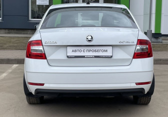 Подержанный автомобиль Skoda Octavia Liftback 2019 года (6 фото)