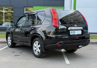 Подержанный автомобиль Nissan X-Trail 2008 года (7 фото)