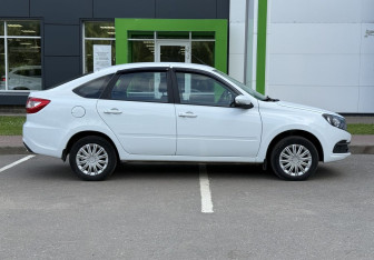 Подержанный автомобиль LADA (ВАЗ) Granta Liftback 2024 года (4 фото)