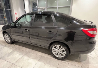 Подержанный автомобиль LADA (ВАЗ) Granta Liftback 2019 года (4 фото)