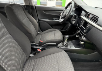 Подержанный автомобиль Kia Rio Hatchback 2019 года (10 фото)
