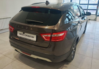 Подержанный автомобиль LADA (ВАЗ) Vesta Wagon 2021 года (6 фото)