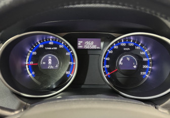 Подержанный автомобиль Hyundai ix35 2013 года (12 фото)