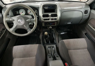 Подержанный автомобиль Nissan NP300 2012 года (10 фото)