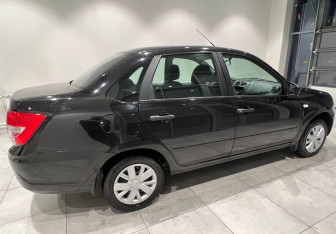 Подержанный автомобиль LADA (ВАЗ) Granta Sedan 2021 года (7 фото)