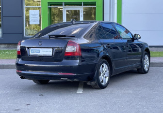Подержанный автомобиль Skoda Octavia Liftback 2011 года (5 фото)