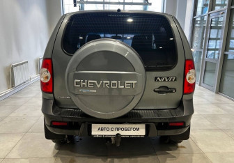 Подержанный автомобиль Chevrolet Niva 2017 года (7 фото)