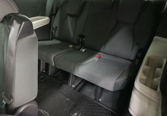 Подержанный автомобиль Kia Carnival 2021 года (18 фото)