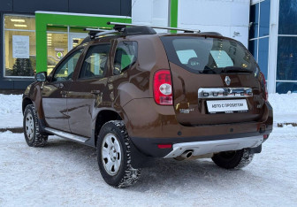 Подержанный автомобиль Renault Duster 2013 года (7 фото)