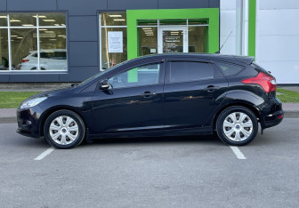 Подержанный автомобиль Ford Focus Sedan 2012 года (8 фото)