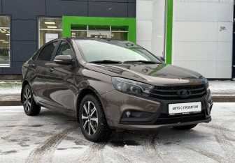 Подержанный автомобиль LADA (ВАЗ) Vesta Sedan 2017 года (3 фото)