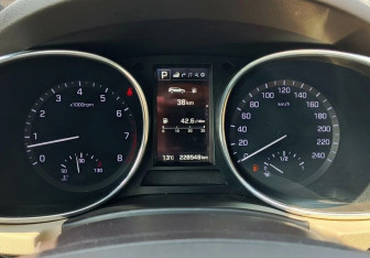 Подержанный автомобиль Hyundai Santa Fe 2016 года (17 фото)