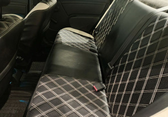 Подержанный автомобиль Renault Logan Sedan 2013 года (13 фото)