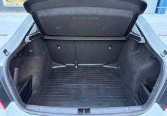 Подержанный автомобиль Skoda Rapid Liftback 2018 года (14 фото)