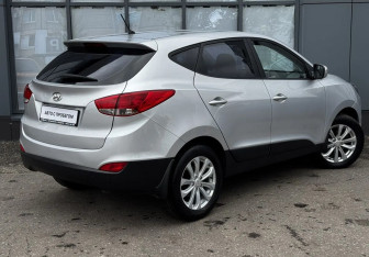 Подержанный автомобиль Hyundai ix35 2013 года (8 фото)