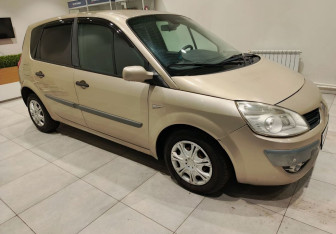 Подержанный автомобиль Renault Scenic 2007 года (4 фото)