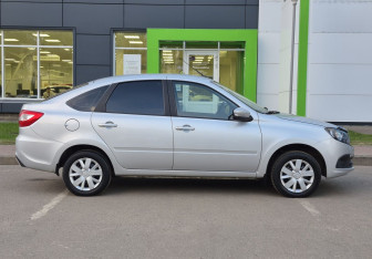 Подержанный автомобиль LADA (ВАЗ) Granta Liftback 2022 года (4 фото)
