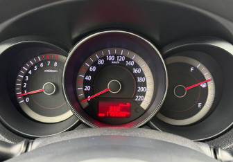 Подержанный автомобиль Kia Cerato Sedan 2012 года (13 фото)