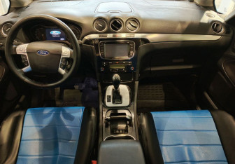 Подержанный автомобиль Ford S-MAX 2011 года (11 фото)